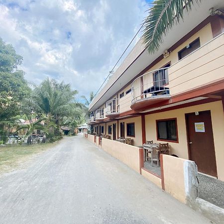 Reddoorz Hostel At Megans Paradisio Beach Resort San Antonio  Luaran gambar