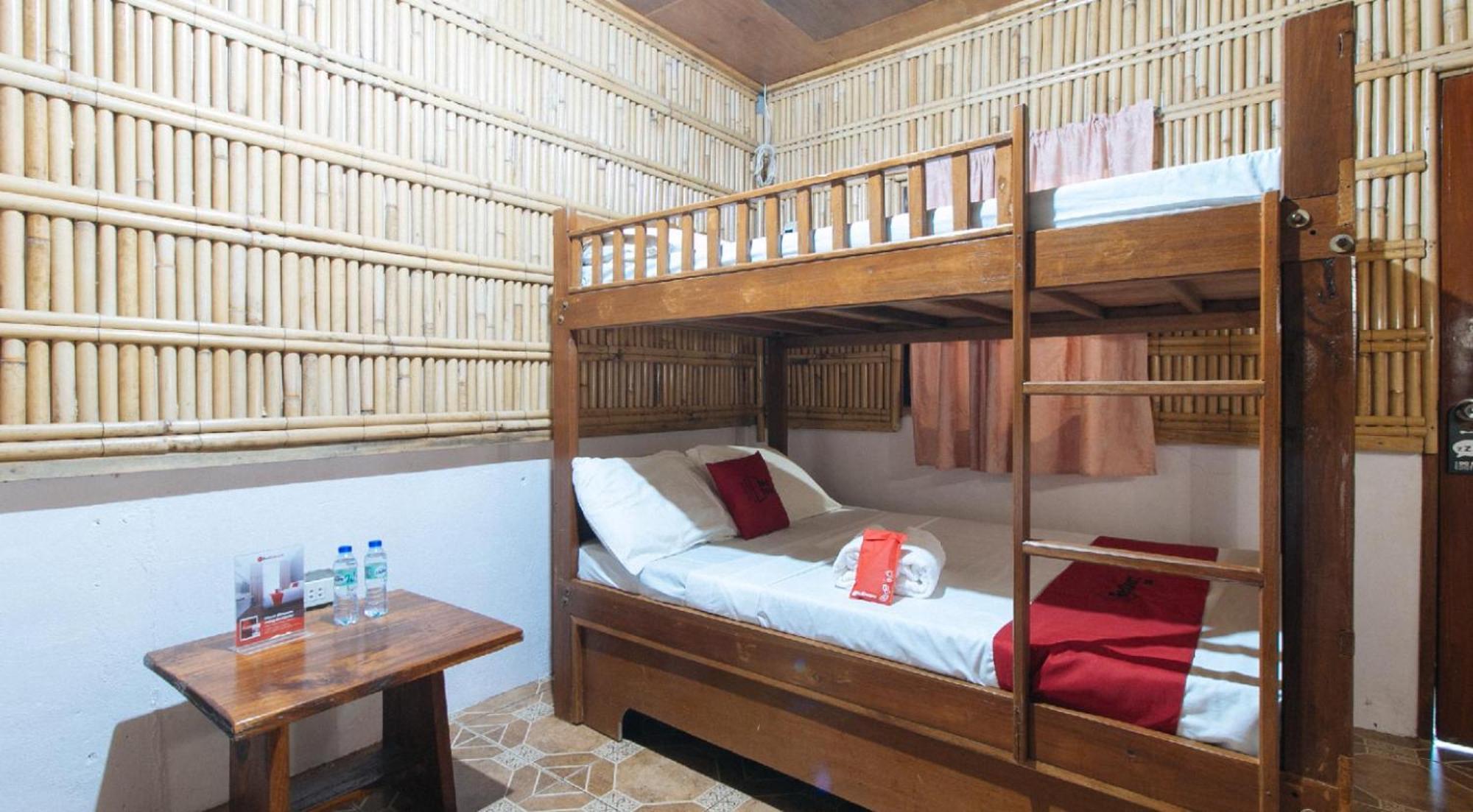 Reddoorz Hostel At Megans Paradisio Beach Resort San Antonio  Luaran gambar