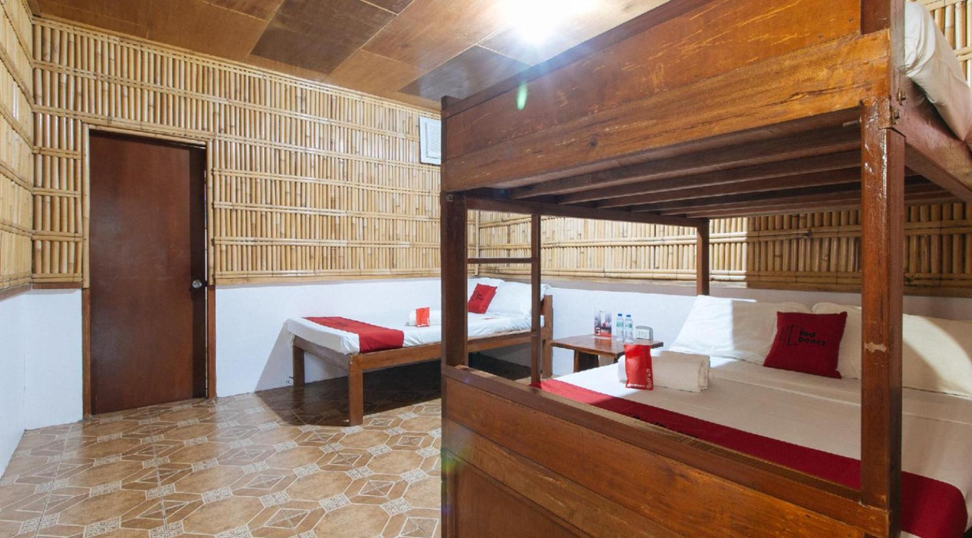 Reddoorz Hostel At Megans Paradisio Beach Resort San Antonio  Luaran gambar